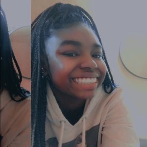 Meet your Posher, Adrianna